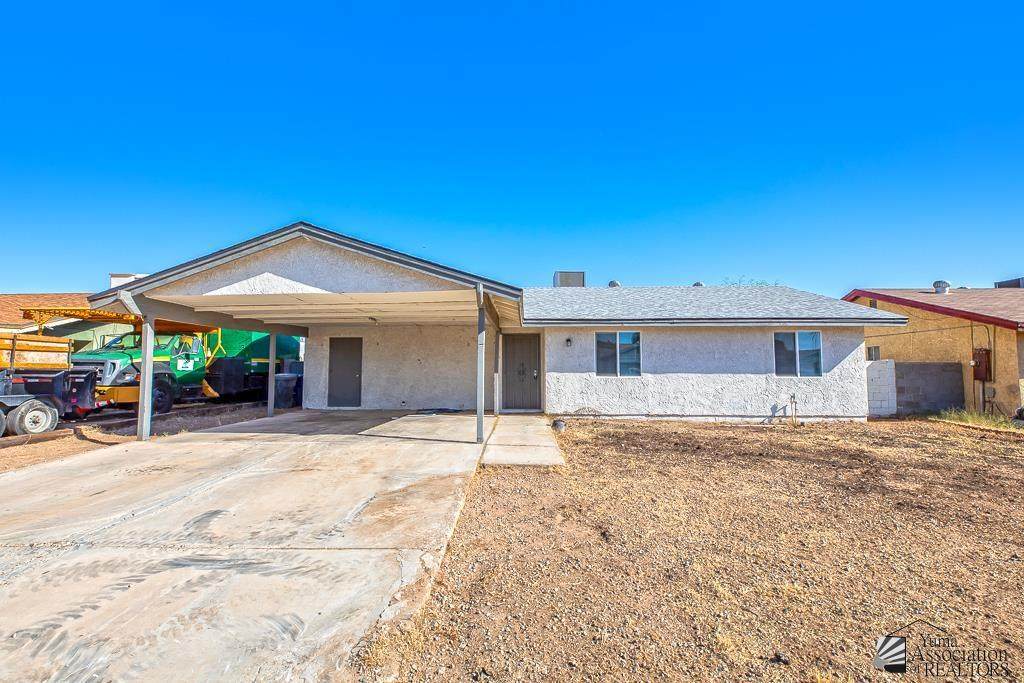 2829 17 AVE - Photo 1