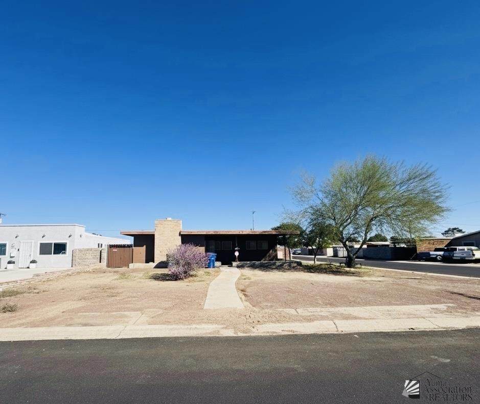 1299 11 AVE - Photo 1