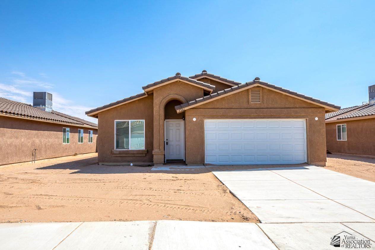 7561 45 ST - Photo 1