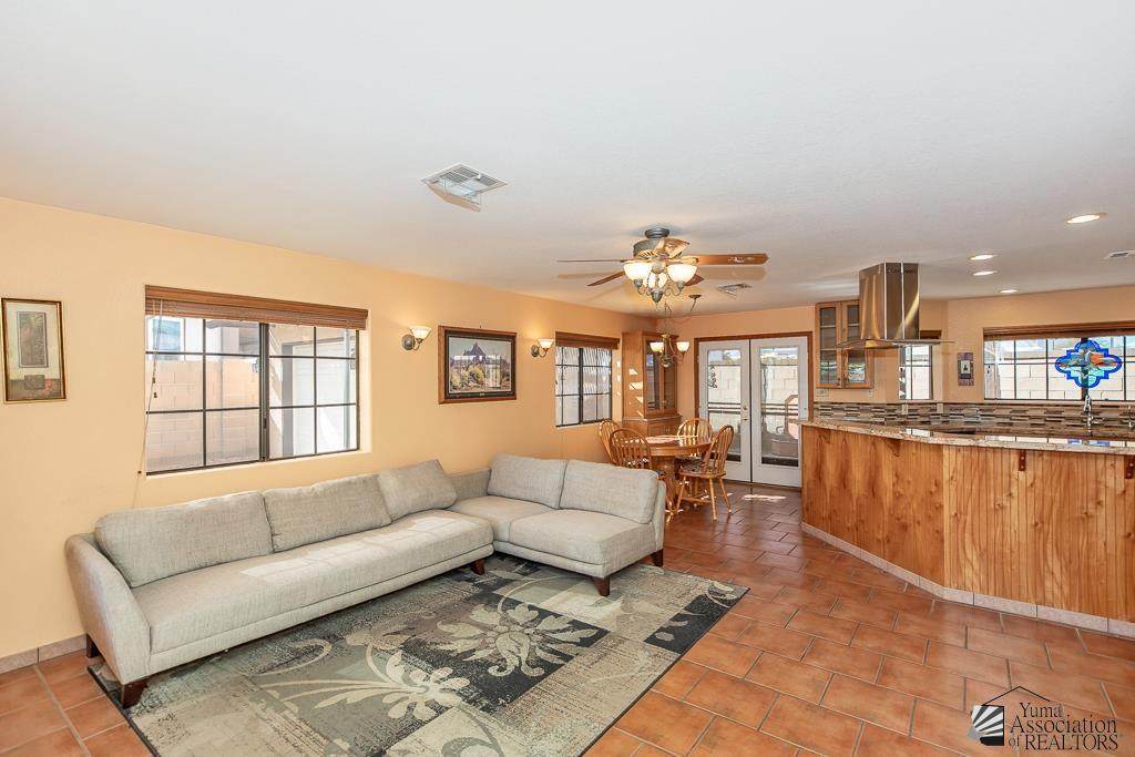 10330 Summer Ave - Photo 1