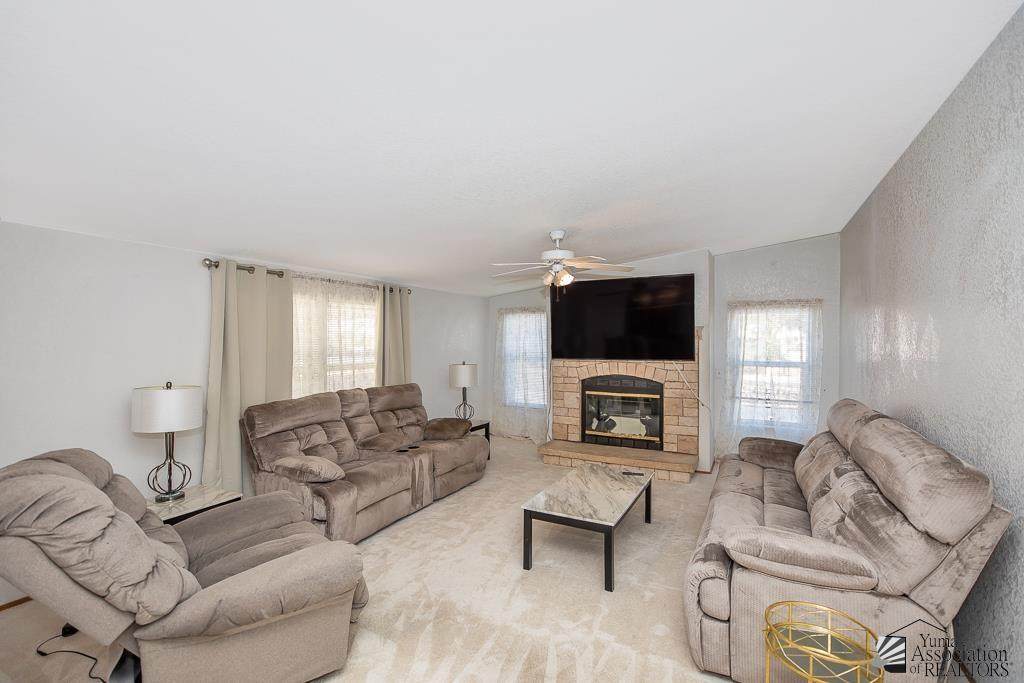 13675 44 ST - Photo 1