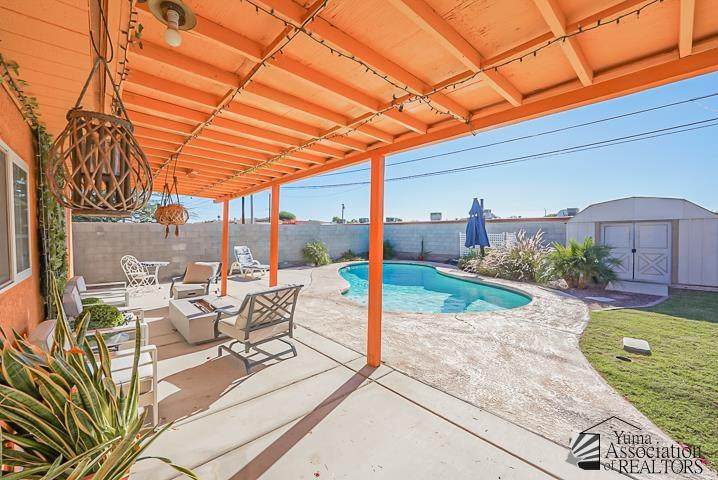 1169 34 ST - Photo 1