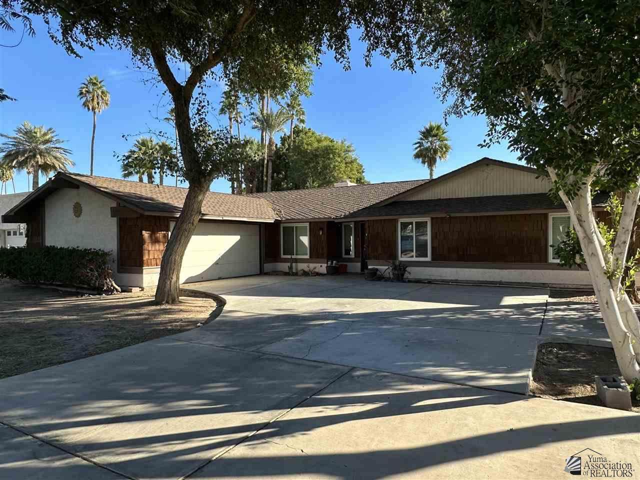 1181 Hereford Ave - Photo 1