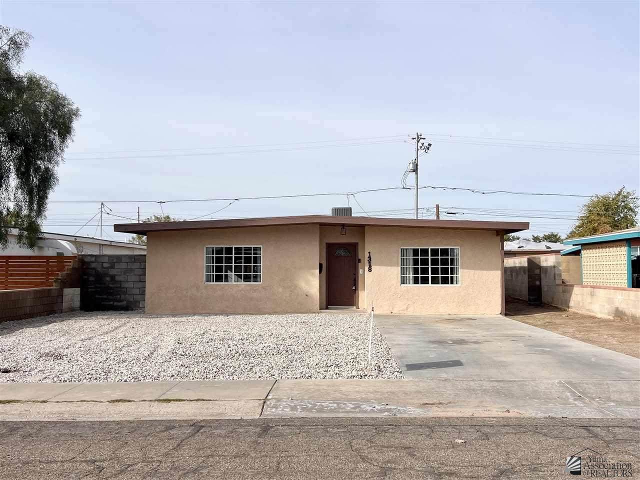 1318 10 AVE - Photo 1