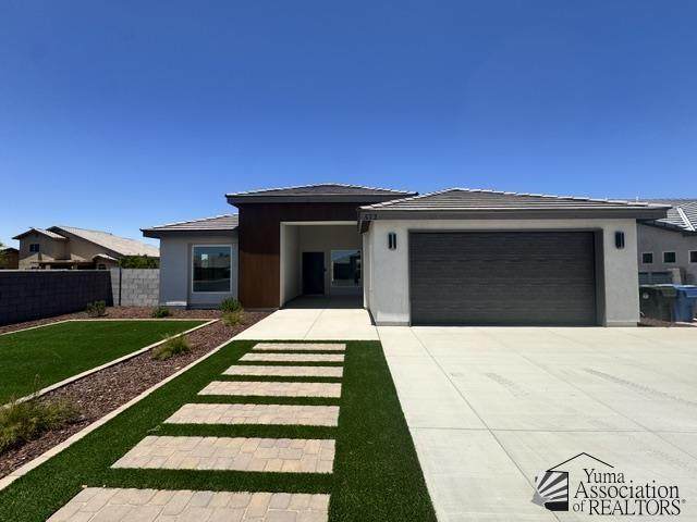 572 13 ST - Photo 1